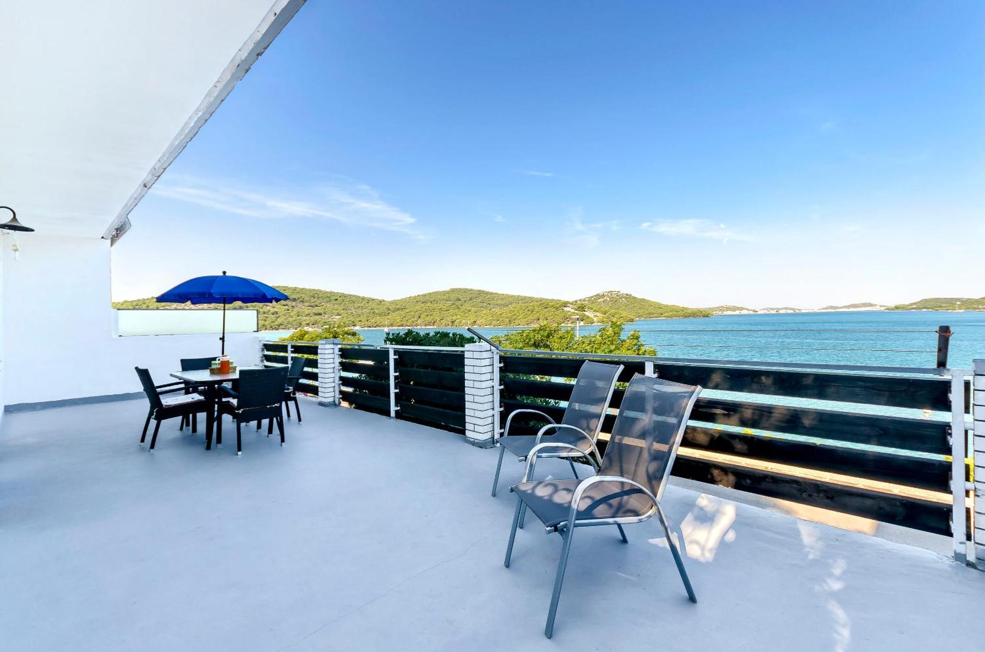 Apartment Branka Тисно Экстерьер фото